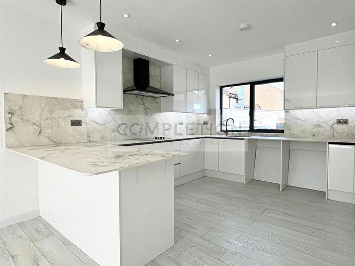 3 Bedroom Semi Detached House To Rent In Mount Pleasant Road, London, E17