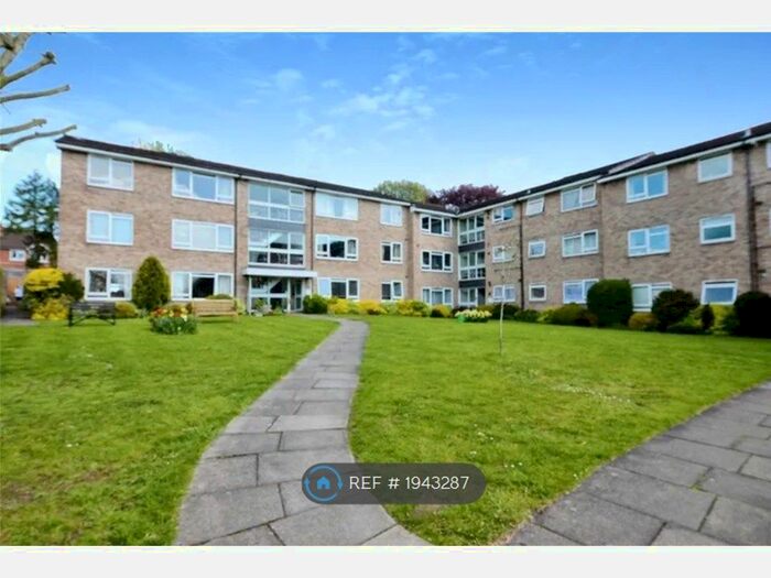 3 Bedroom Flat To Rent In Elizabeth Court, Watford, WD17
