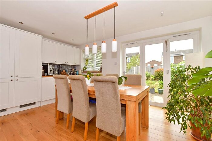 3 Bedroom Semi-Detached House For Sale In Tutsham Way, Paddock Wood, Tonbridge, Kent, TN12