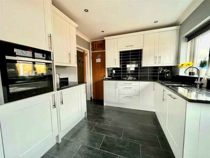 3 Bedroom Detached Bungalow For Sale In Elba Street, Gowerton, Swansea, SA4