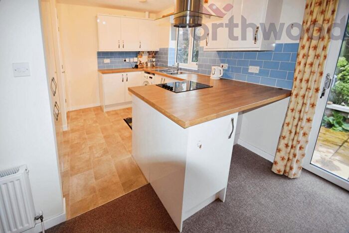 2 Bedroom Bungalow To Rent In Rostwold Way, Norwich, NR3