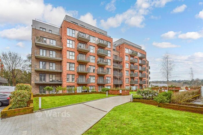 2 Bedroom Apartment For Sale In Rosalind Drive, Maidstone, Kent, ME14