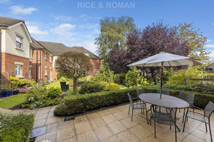 1 Bedroom Retirement Property For Sale In Passfield Lodge, Lightwater, GU18