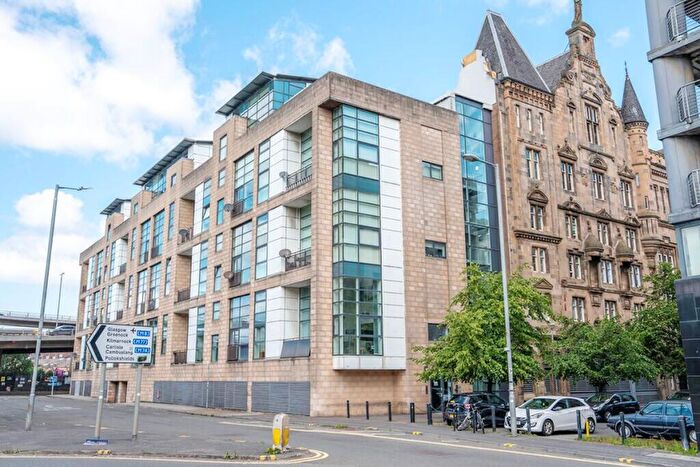 3 Bedroom Flat For Sale In , Carnoustie St, Flat - And Parking Space, Glasgow, G5