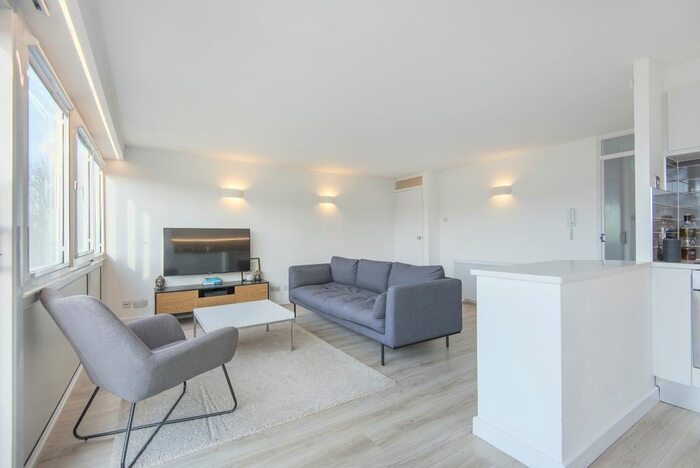 2 Bedroom Flat To Rent In Ridgway, Mount Ararat Road, Richmond, TW10