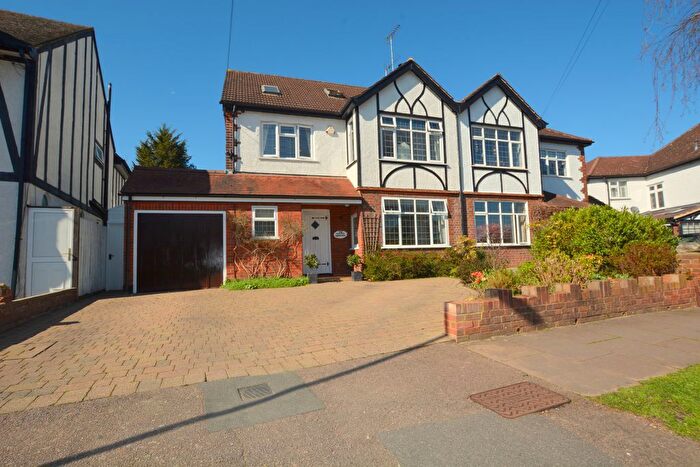 4 Bedroom Semi Detached House For Sale In Hillview Road, Hatch End, HA5