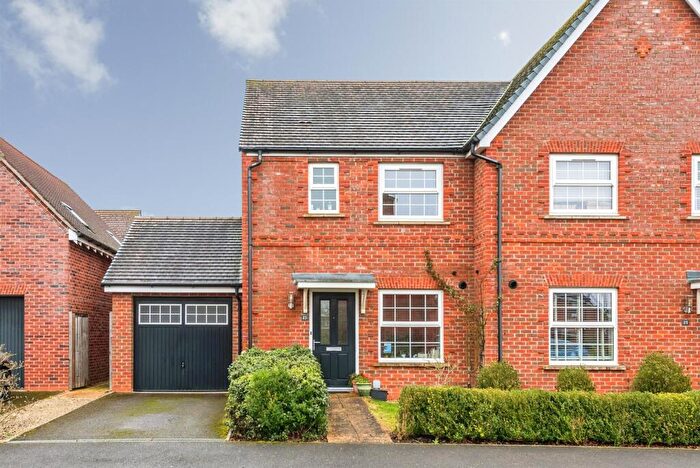 2 Bedroom Semi-Detached House For Sale In Esingdon Drive, Thame, OX9