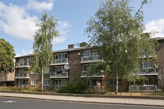 2 Bedroom Flat To Rent In Caldwell Street, Oval, SW9