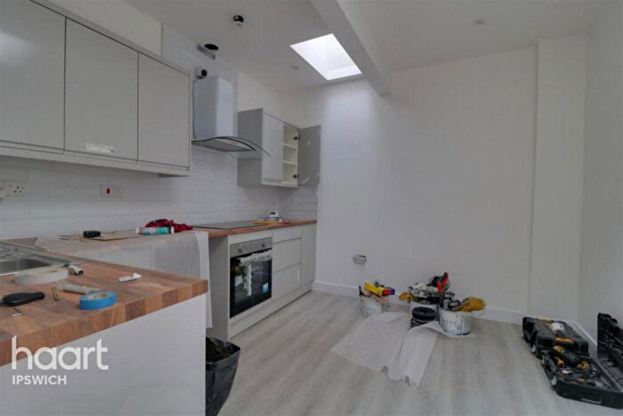 Studio To Rent In - Norwich Road, Ipswich, IP1