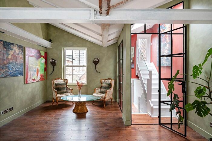 3 Bedroom Detached House To Rent In Campden Hill Road, Kensington, W8