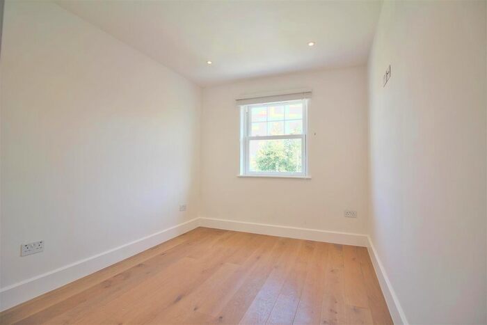 4 Bedroom Terraced House To Rent In Cragg Avenue, Radlett, Hertfordshire, WD7
