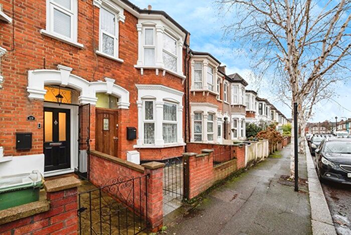 5 Bedroom Terraced House For Sale In Knotts Green Road, London, E10