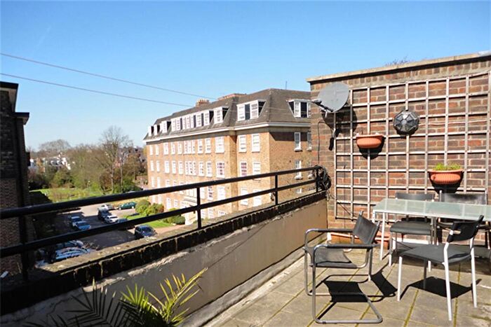 3 Bedroom Flat To Rent In Broxwood Way, London, NW8