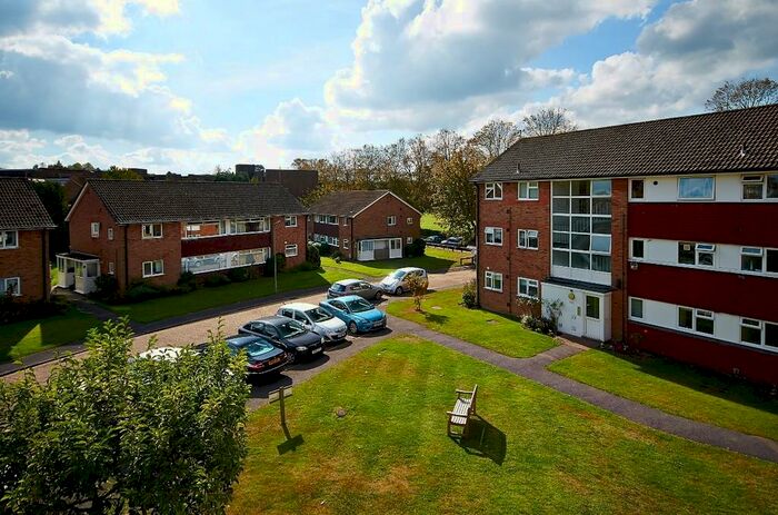 2 Bedroom Apartment To Rent In Oxted, Surrey, RH8