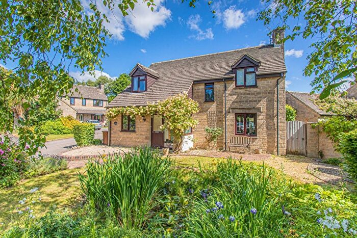 4 Bedroom Detached House For Sale In Paddock Close, Great Somerford, SN15