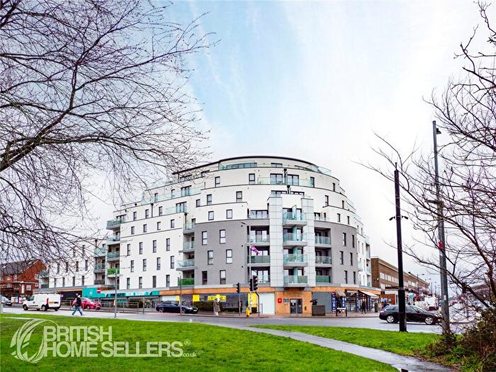 2 Bedroom Apartment For Sale In The Broadway, Loughton, Essex, IG10