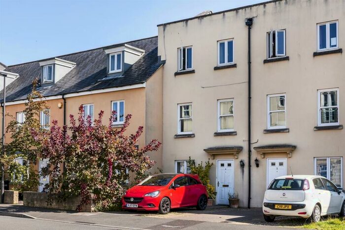 5 Bedroom Terraced House To Rent In Middlewood Close, Bath, BA2