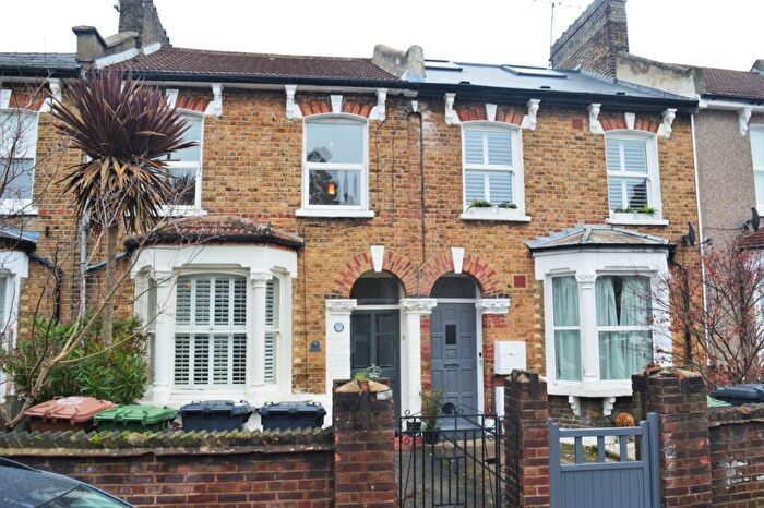 1 Bedroom Flat To Rent In Braxfield Road, SE4