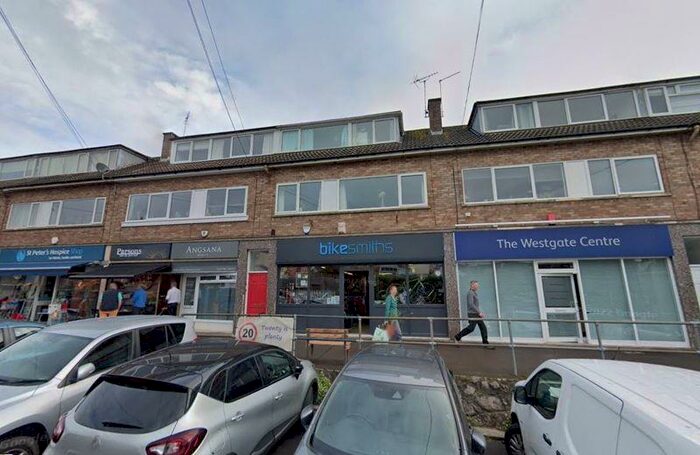 2 Bedroom Flat To Rent In Lovelinch Gardens, Long Ashton, BS41