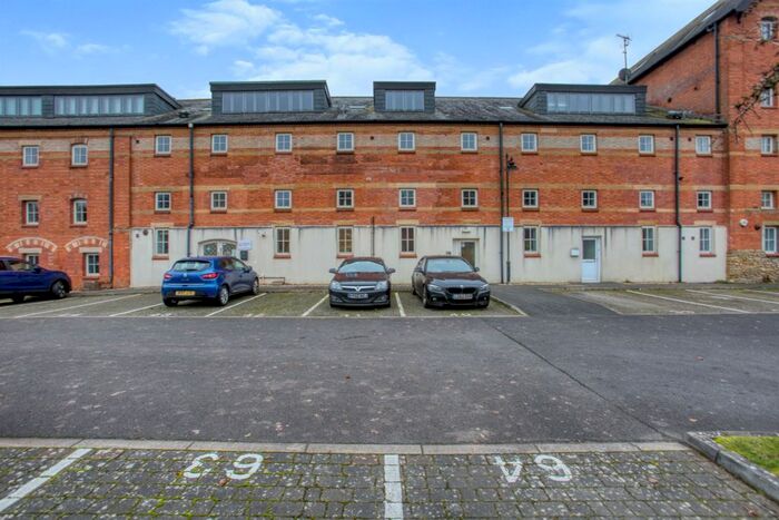 2 Bedroom Maisonette For Sale In Mill Lane, Crewkerne, TA18