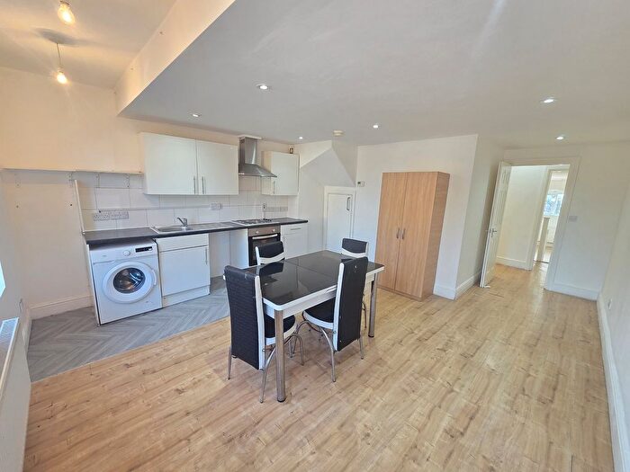 2 Bedroom Maisonette To Rent In High Street, Thornton Heath, Surrey., CR7