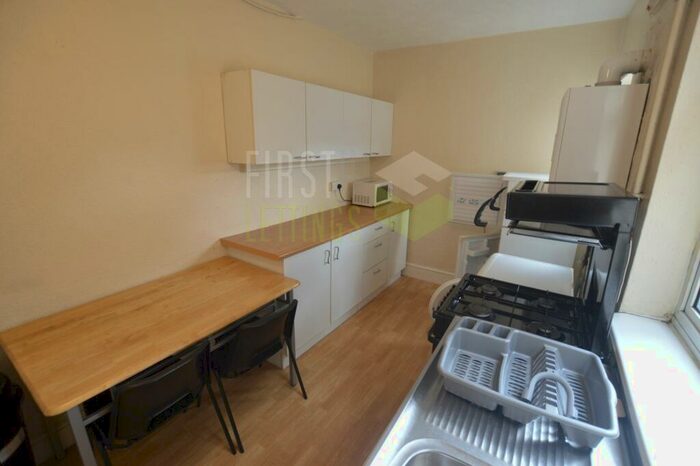 3 Bedroom Terraced House To Rent In Thurlow Road, Clarendon Park, LE2