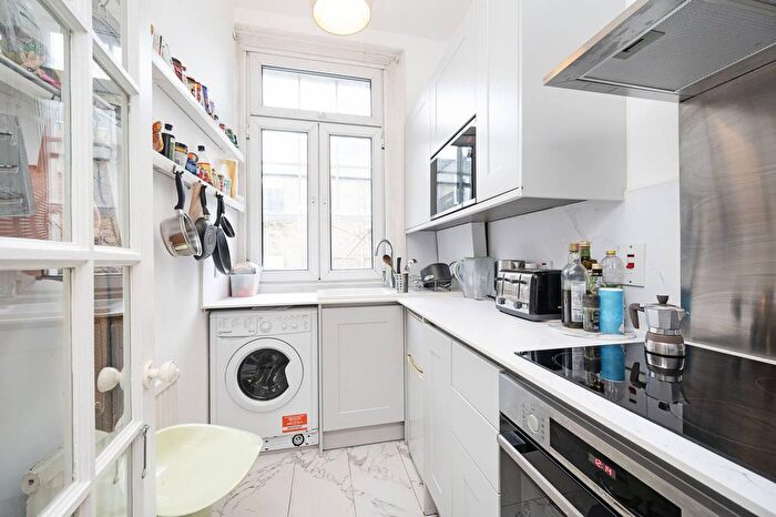 1 Bedroom Flat To Rent In King's Cross Road, King's Cross, London, WC1X