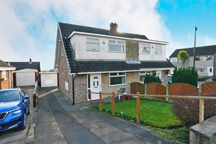 3 Bedroom Semi-Detached House To Rent In Brearcliffe Drive, Bradford, BD6