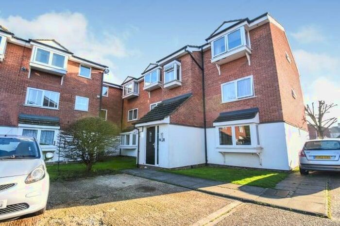 1 Bedroom Flat To Rent In Braithwaite Avenue, Romford, London, RM7