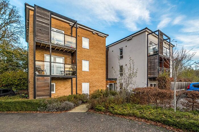 2 Bedroom Flat For Sale In Mills Chase, Bracknell, Berkshire, RG12