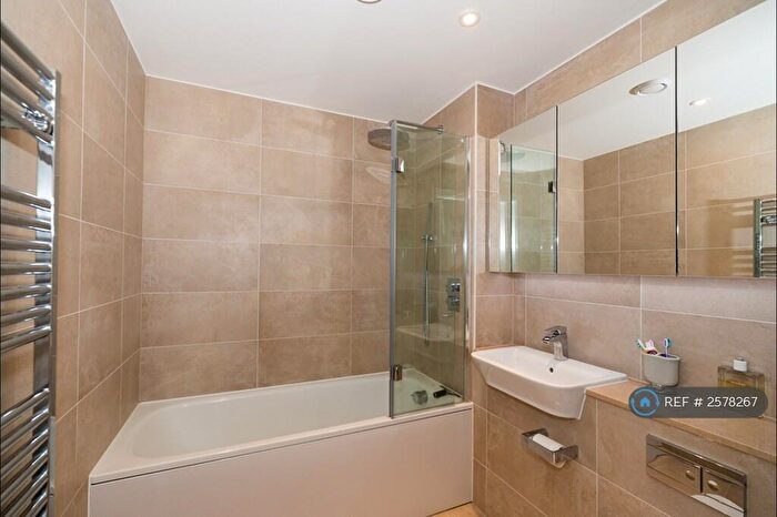 1 Bedroom Flat To Rent In Caithness Walk, East Croydon, CR0