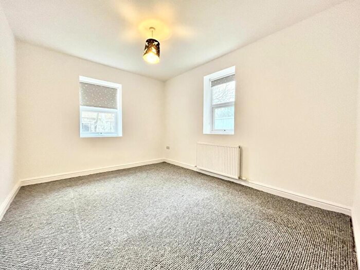 2 Bedroom Flat For Sale In Westcliff Road, Westbrook, Margate, CT9
