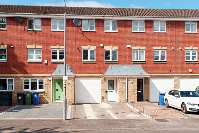 3 Bedroom Town House For Sale In Benn Avenue, Paisley, PA1