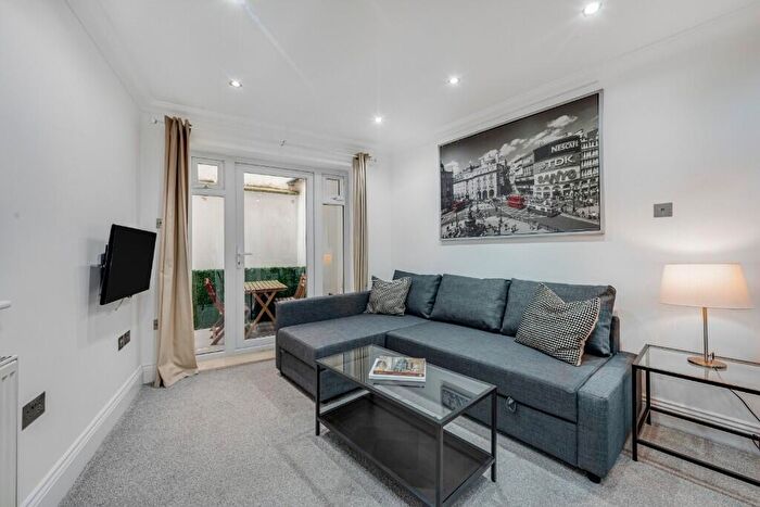 2 Bedroom Flat To Rent In Bell Street, London, NW1