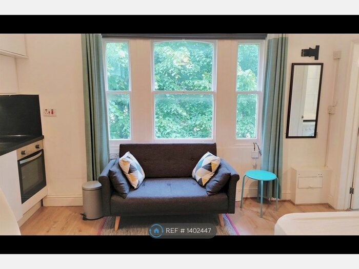 Studio To Rent In King Henrys Road, London, NW3