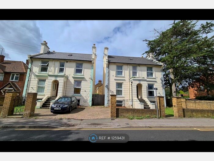 2 Bedroom Flat To Rent In Cleveland Road, Uxbridge UB8