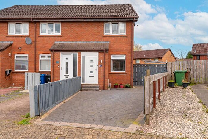 2 Bedroom End Of Terrace House For Sale In Aspen Drive, Glasgow, G21