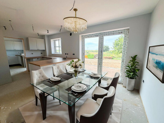 3 Bedroom Semi-Detached House For Sale In Oilmills Road, Ramsy Mereside, PE26