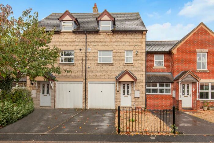 3 Bedroom End Of Terrace House To Rent In Larkspur Square, Bicester, OX26