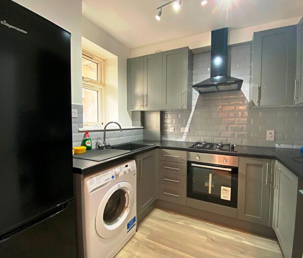 2 Bedroom Flat To Rent In Waterloo Gardens, London, E2