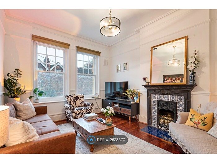 3 Bedroom Flat To Rent In Hailsham Avenue, London, SW2