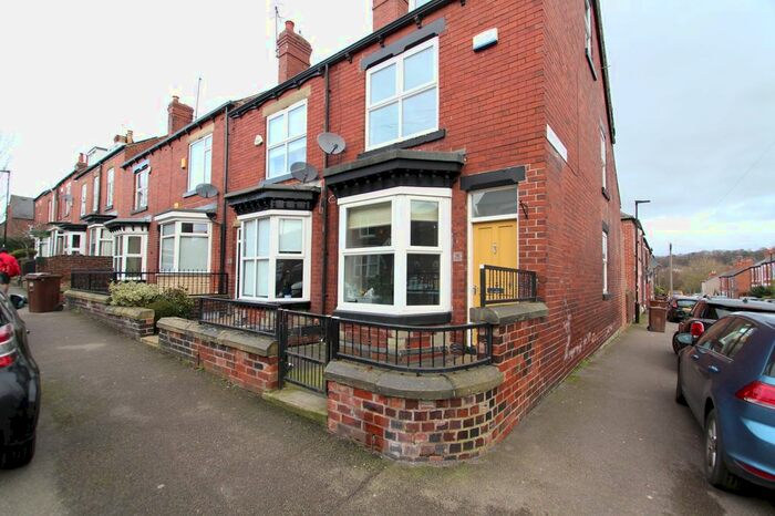3 Bedroom End Of Terrace House To Rent In Bromwich Road, Sheffield, S8