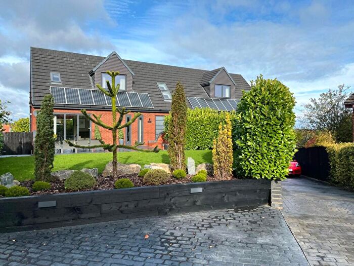 4 Bedroom Detached House For Sale In Elsdon Close, Peterlee, County Durham, Na, SR8