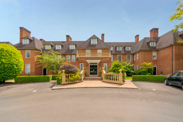 2 Bedroom Apartment For Sale In Seven Hills Road, Iver, Buckinghamshire, SL0