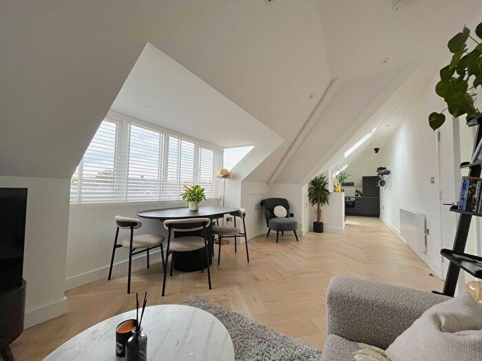 1 Bedroom Flat For Sale In Apex House, Edenbridge, TN8