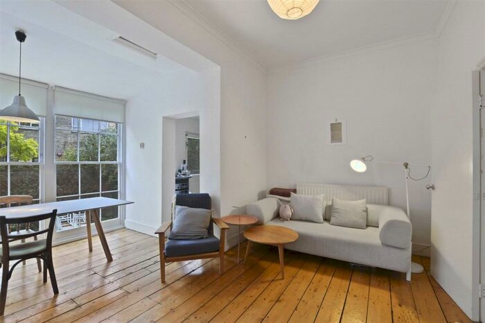 2 Bedroom Terraced House To Rent In Southgate Road, London, N1