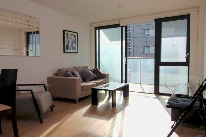 2 Bedroom Flat To Rent In Commercial Street, Aldgate, London, E1