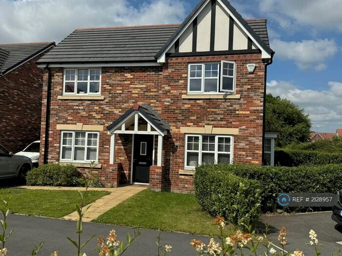 4 Bedroom Detached House To Rent In Garrett Hall Lane, Manchester, M28