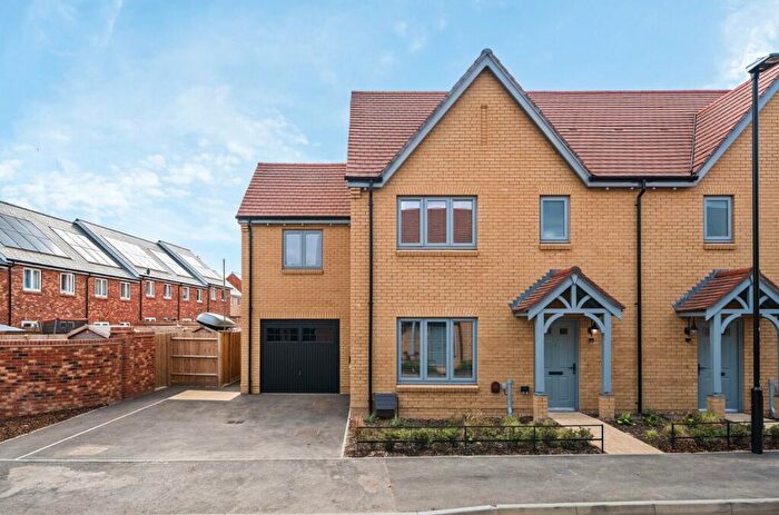 4 Bedroom Semi-Detached House For Sale In Heritage Place, North Stoneham Park, North Stoneham, Eastleigh, SO50