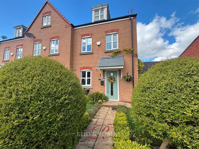 3 Bedroom Town House For Sale In Sheppard Street, Brymbo, Wrexham, LL11